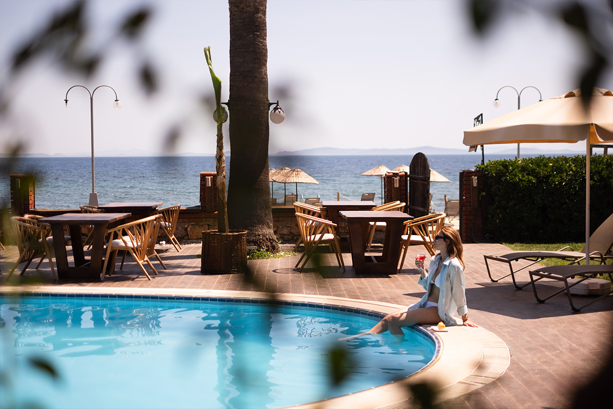 Havuz Başında Kokteyl