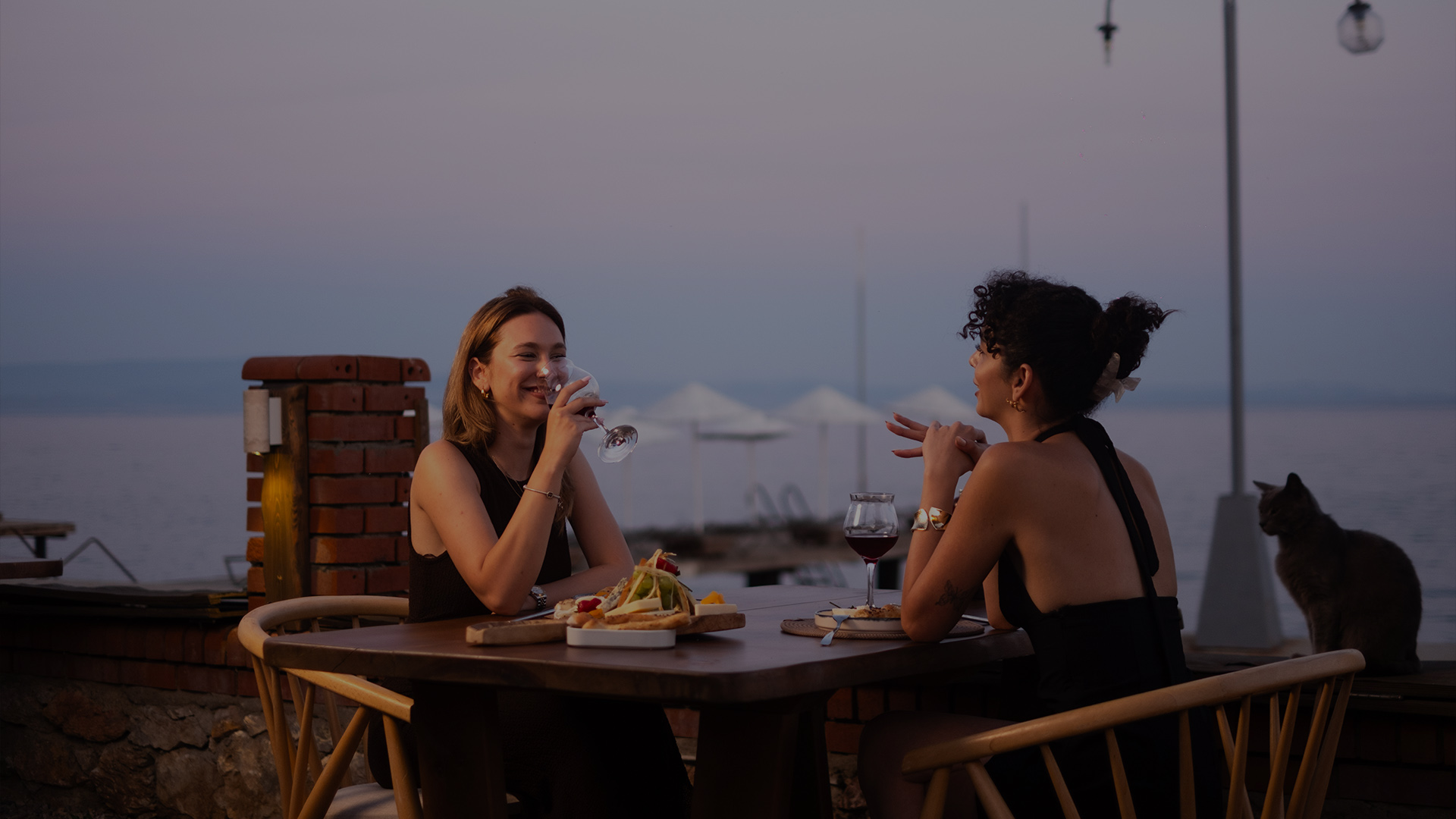 Denize Karşı Bir Masa, Doğayla İç İçe Bir Sofra